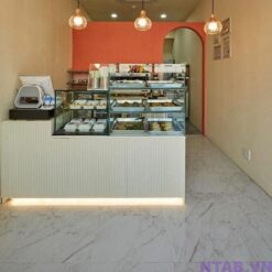 Quầy pha chế chữ L ốp lam trắng QB029