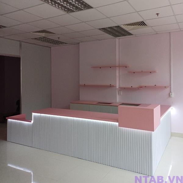 quay pha che chu U hong phoi trang QB009 Quầy pha chế chữ U hồng phối trắng QB009