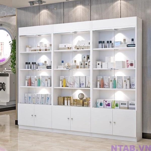 tu trung bay cua kinh 3m x 2m TTB023 Tủ trưng bày cửa kính 3m x 2m TTB023