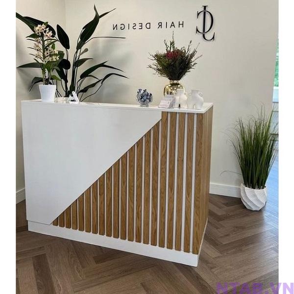 quay le tan 1m2 op lam go QLT054 Quầy lễ tân 1m2 ốp lam gỗ QLT054