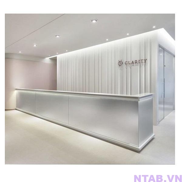 quay le tan full trang sang trong QLT059 Quầy lễ tân full trắng sang trọng QLT059