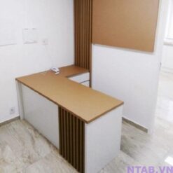Quầy lễ tân chữ L 1m8 x 1m2 QLT095