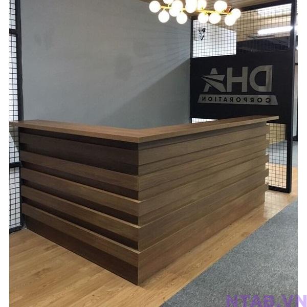 quay le tan chu l 2m x 1m4 QLT094 Quầy lễ tân chữ L 2m x 1m4 QLT094